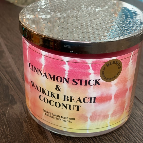 Bath & Body Works Cinnamon Stick & Waikiki Beach Coconut 3 Wick Candle RARE New - Picture 6 of 9